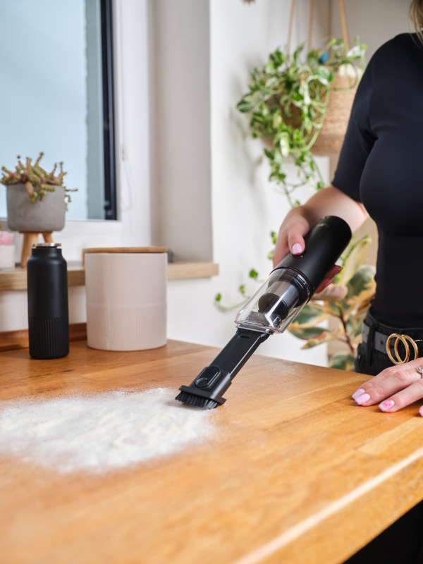 Vysávač akumulátorový ETA HANDY GO 0253 90000 čierny