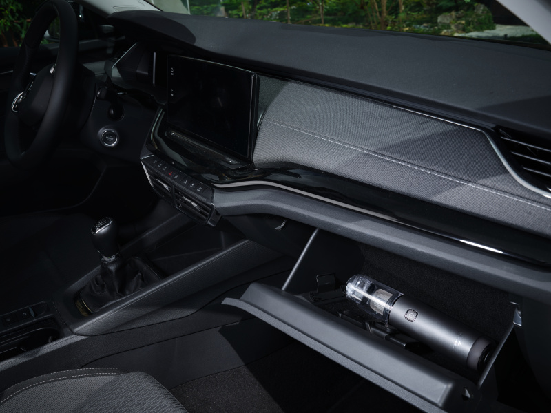 Vysávač akumulátorový ETA HANDY GO 0253 90000 čierny