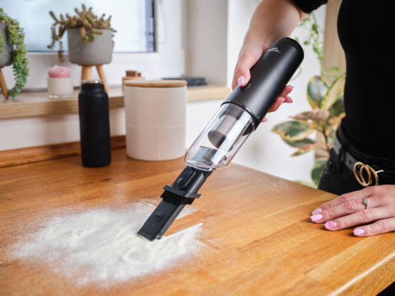 Vysávač akumulátorový ETA HANDY GO 0253 90000 čierny