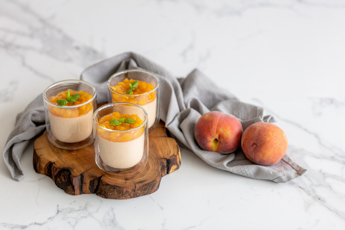 Broskyňová panna cotta